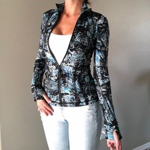 LULULEMON DEFINE JACKET, Eternal Wave, Size 2, Blue Wave Pattern
